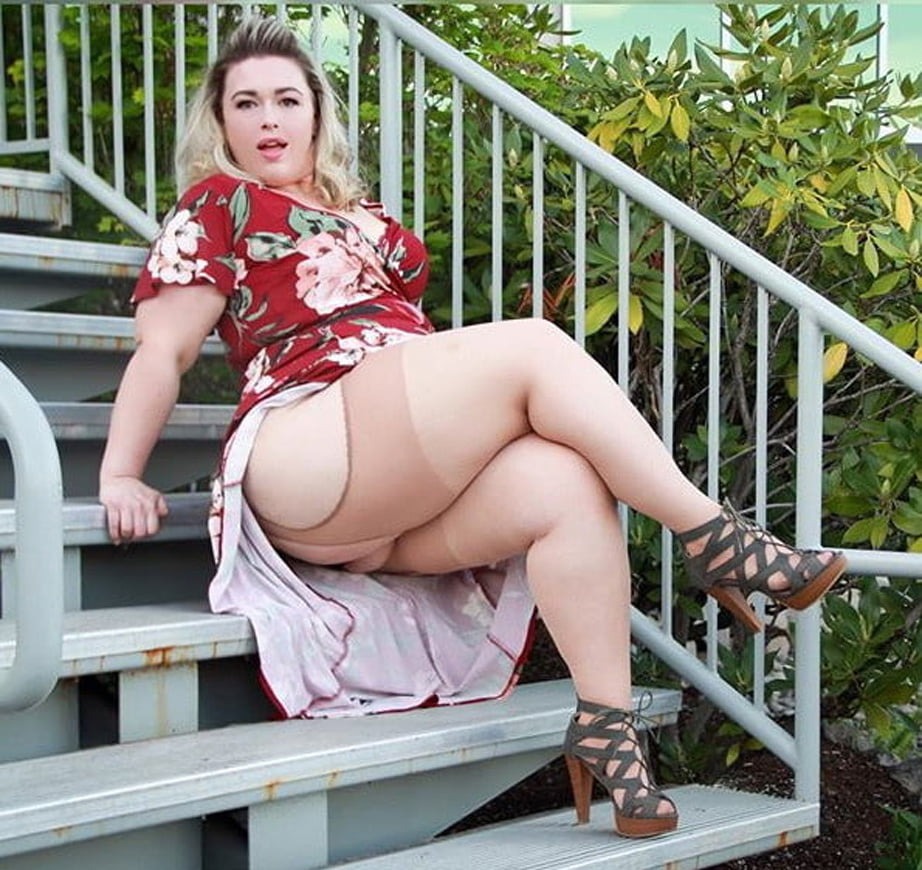 Full Thights in the Mini mature without panties