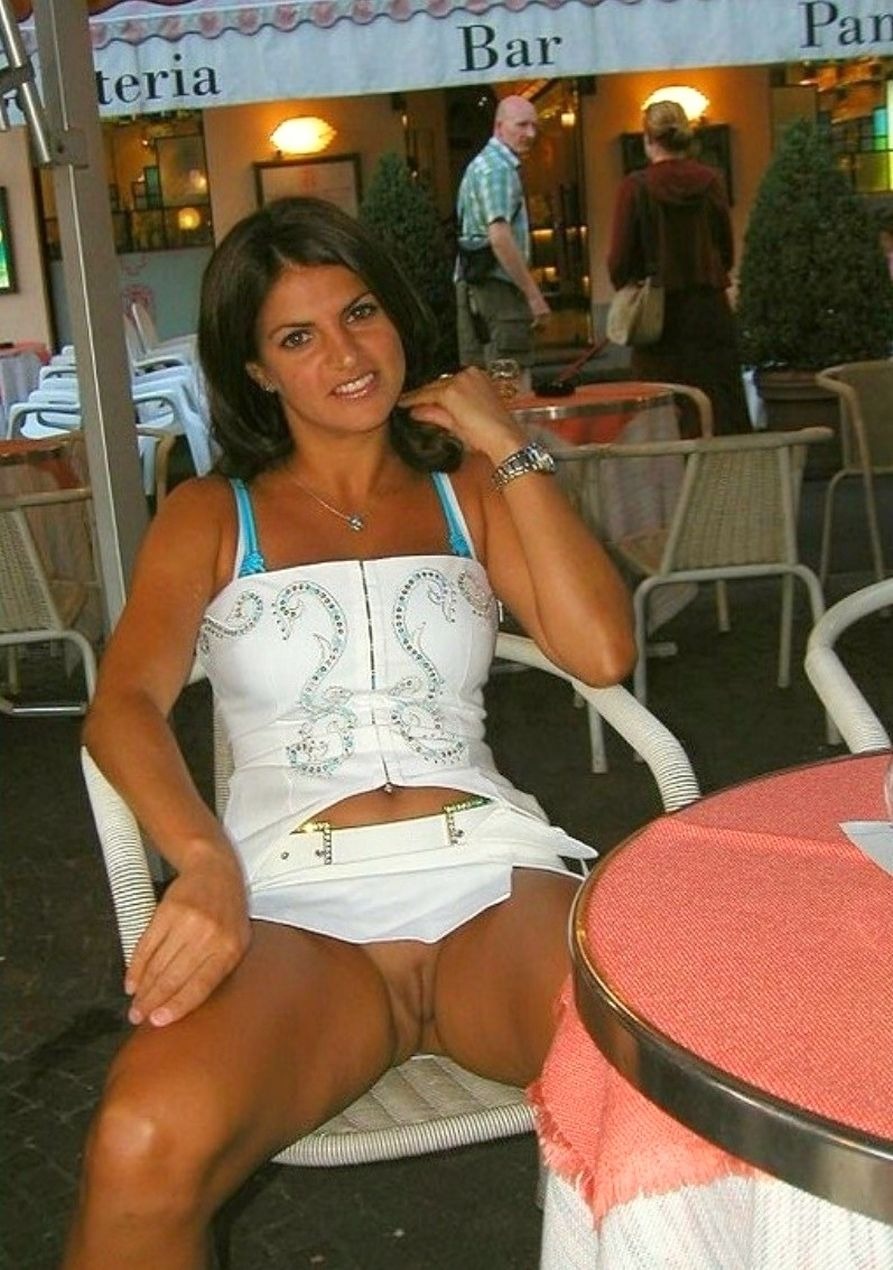 Upskirt Mature amateur