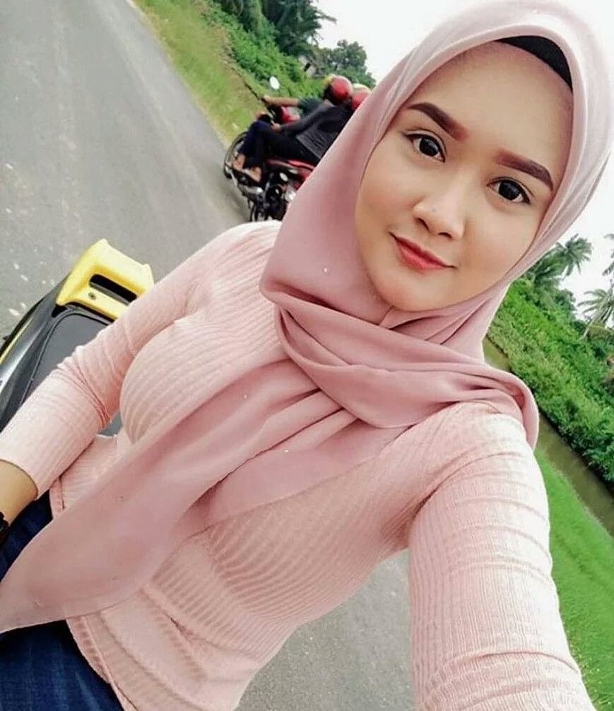 Pussy Girls in Hijabs (86 photos)