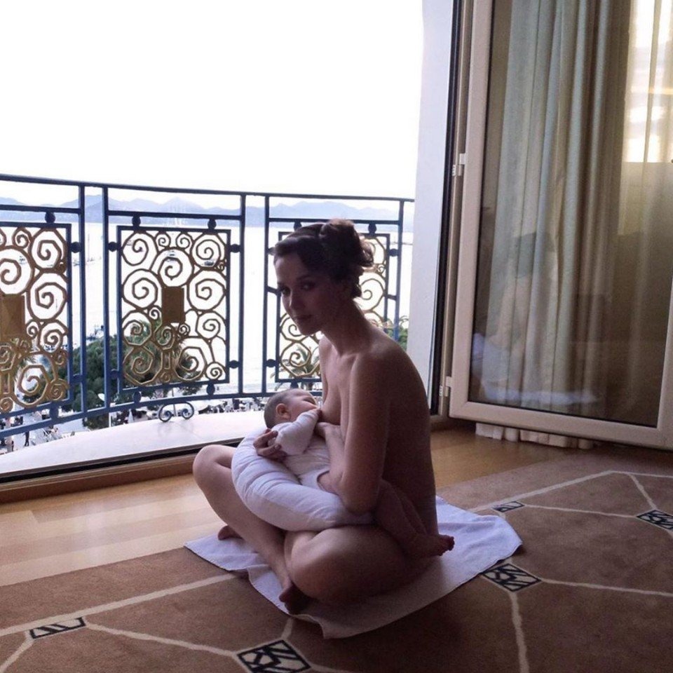 Paris Hilton and Britney Spears without underwear