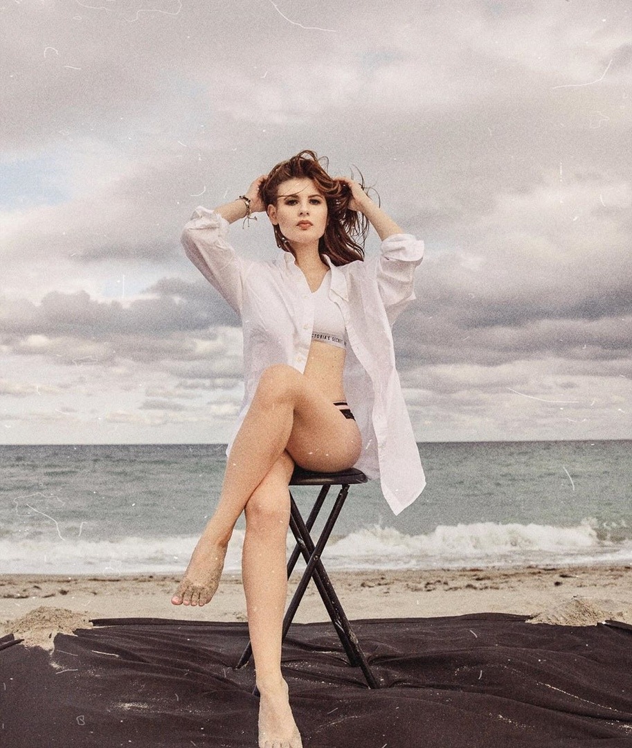 Anna Tsukanova-Kott is hot