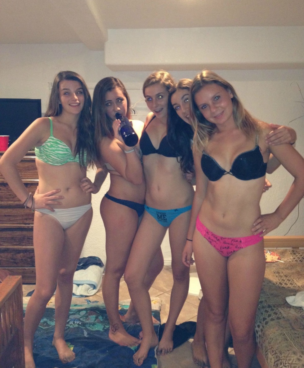 Wife without panties amateur