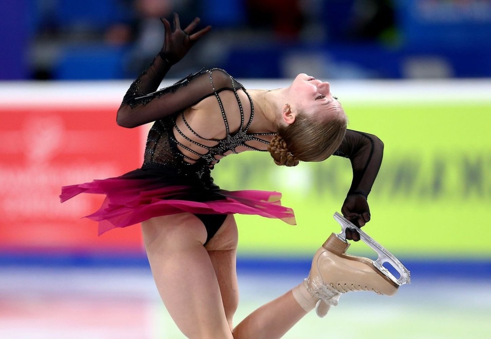 Naked women red squirt