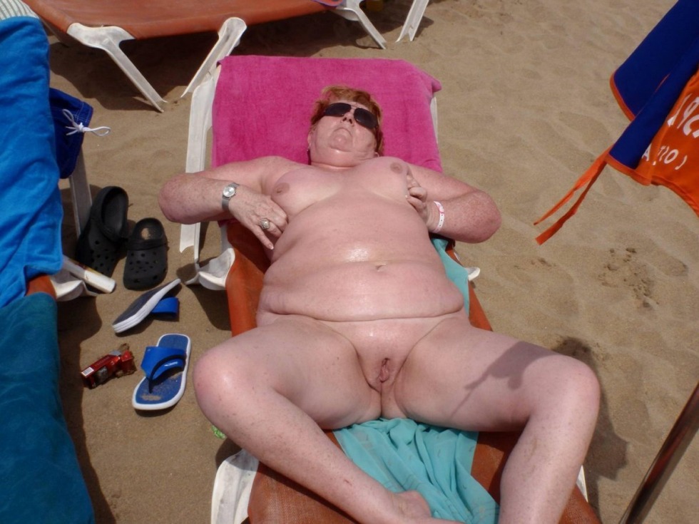 Hairy bbw on the beach