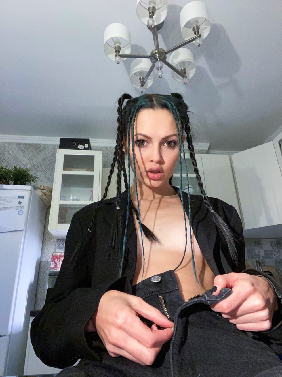 Polina Tabor naked Milkovsky