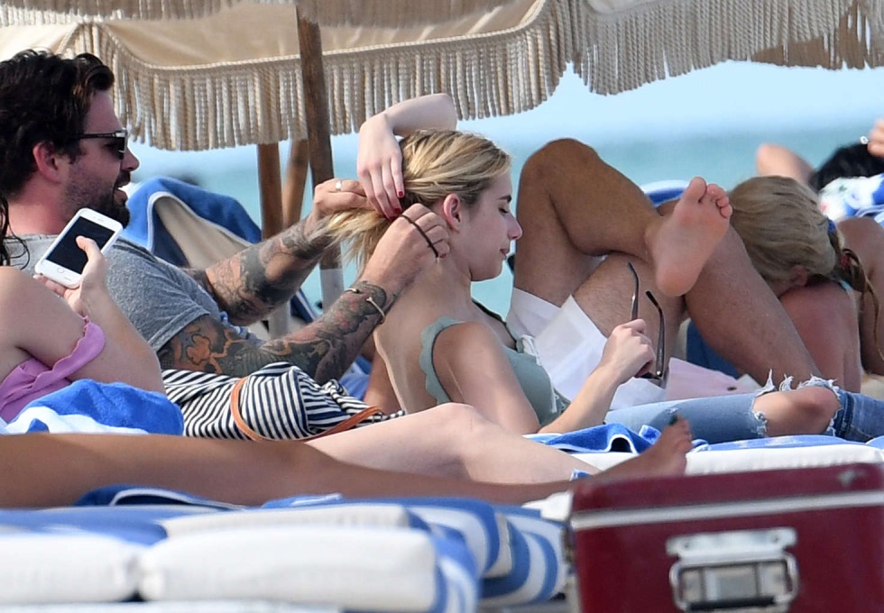 Emma Roberts fell alto cowards