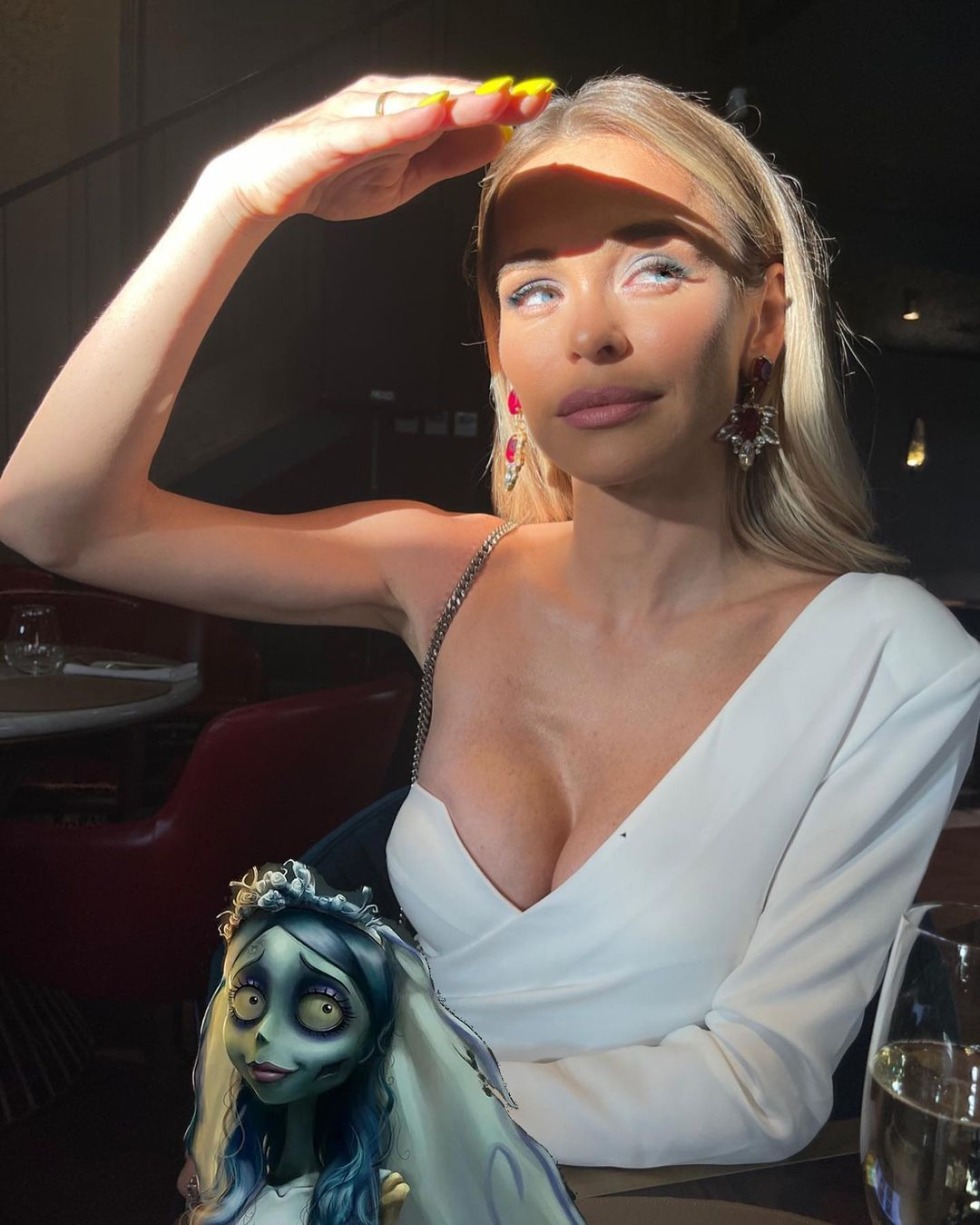 Anna Khilkevich in a skirt university