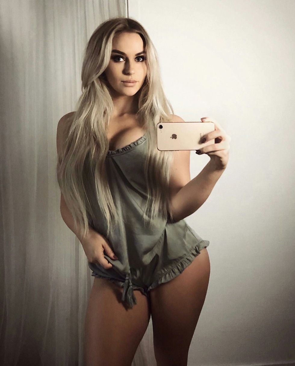 Anna Nystrom model 2019