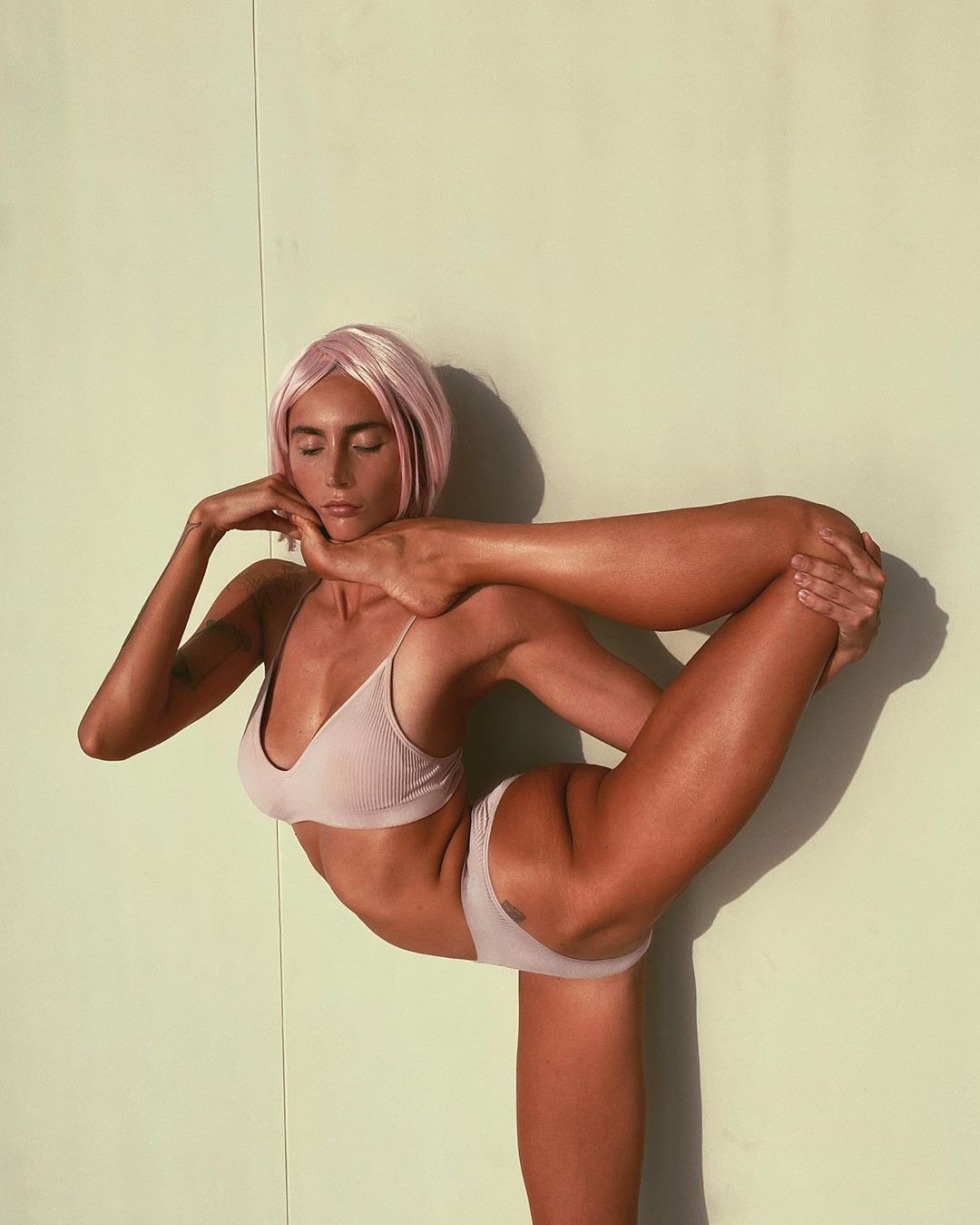 Anna Kanyuk Topstretching