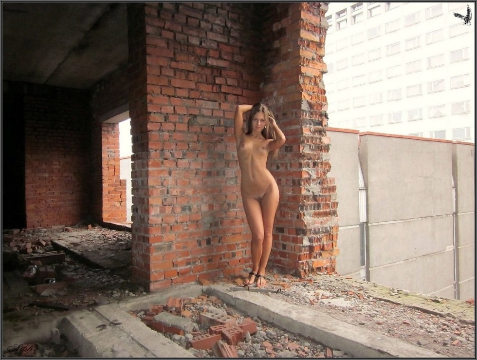 Naked woman builder