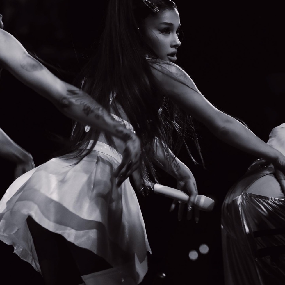 Ariana Grande in the underwear of GEF