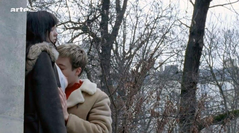 Lea Seyu Intimate scenes