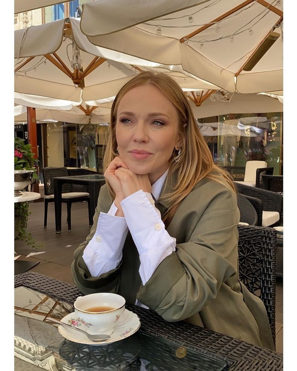 Albina Dzhanabaeva is a son