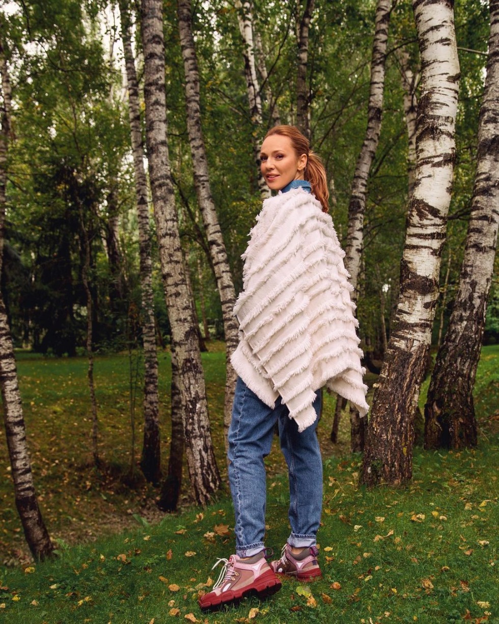 Albina Dzhanabaeva 2009