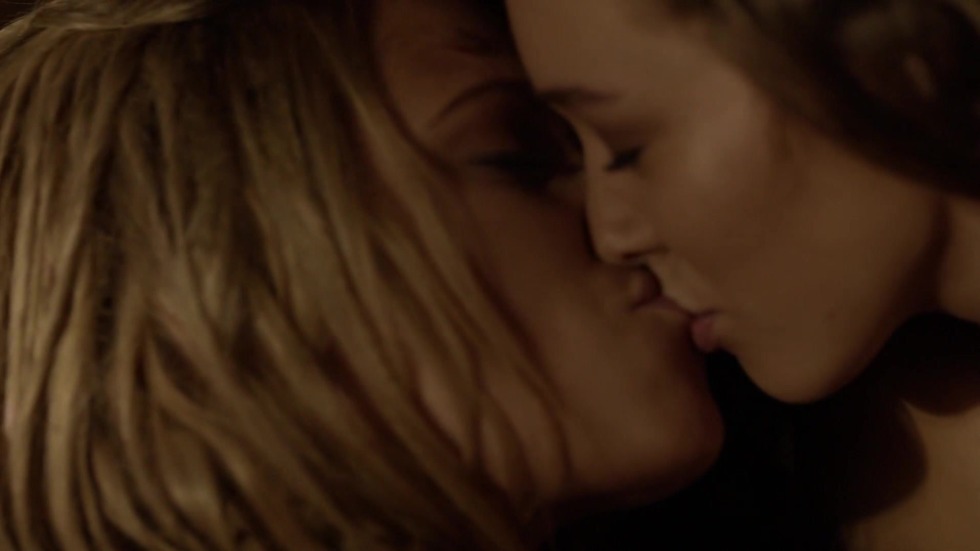 Eliza Taylor is erotic