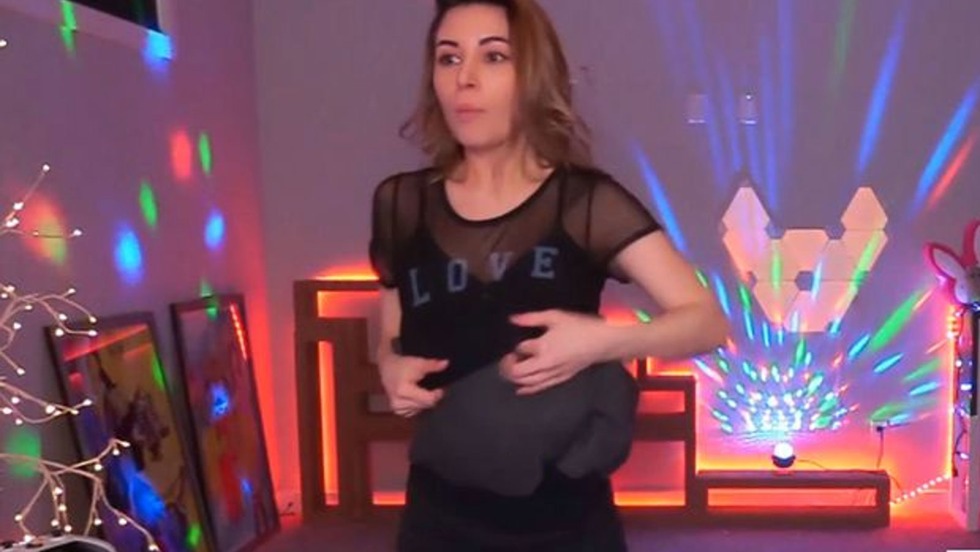 Aiden Ashley, Jane Rogers - We Accidentilly Showed My Stepmom XXX