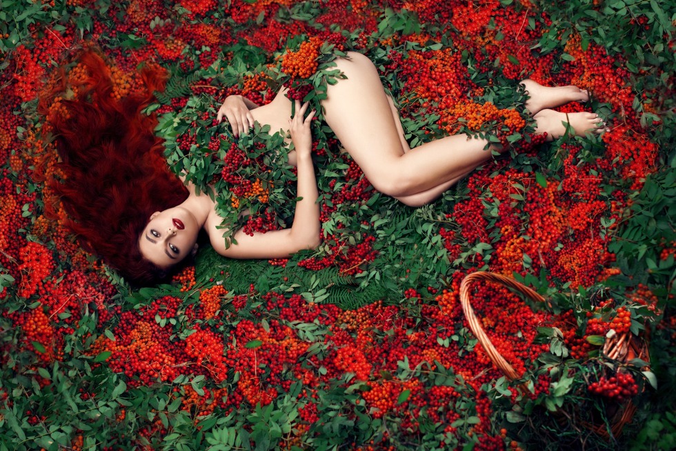 Women's figure on a black background