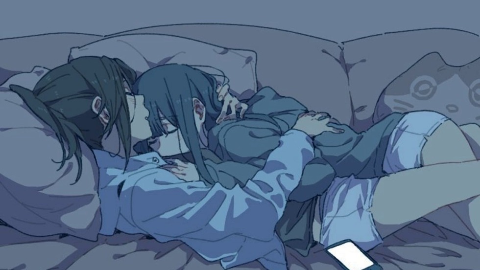 Sile and Kun in bed