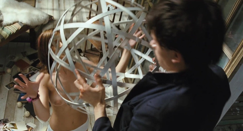 Maria Mashkova closed spaces