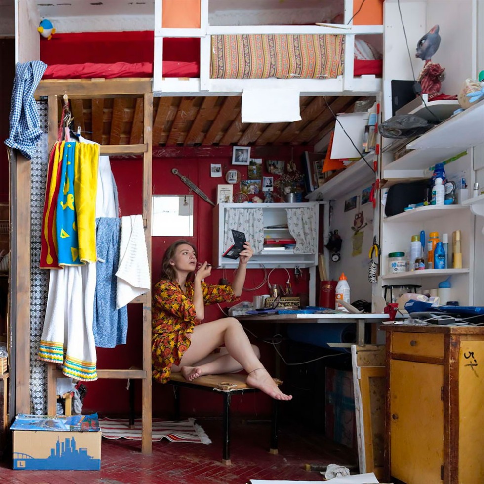 Young swingers are private