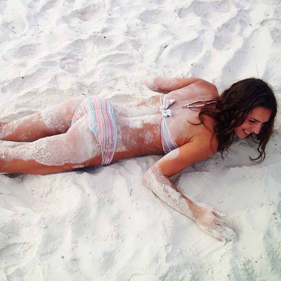 Elena Nikolaeva leading naked