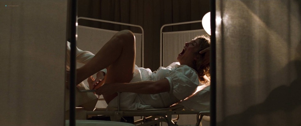 Mia Vasikovsk kisses