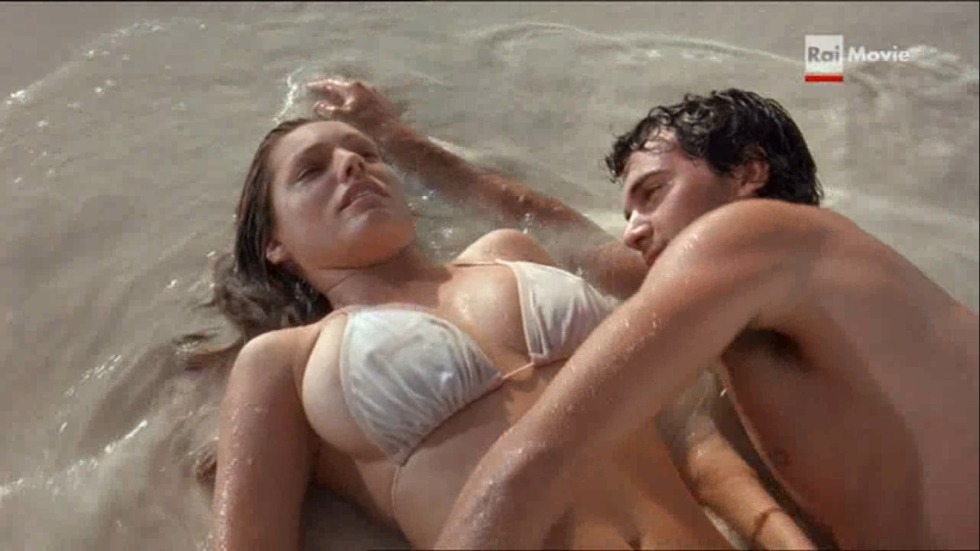 Naked women in the tropics