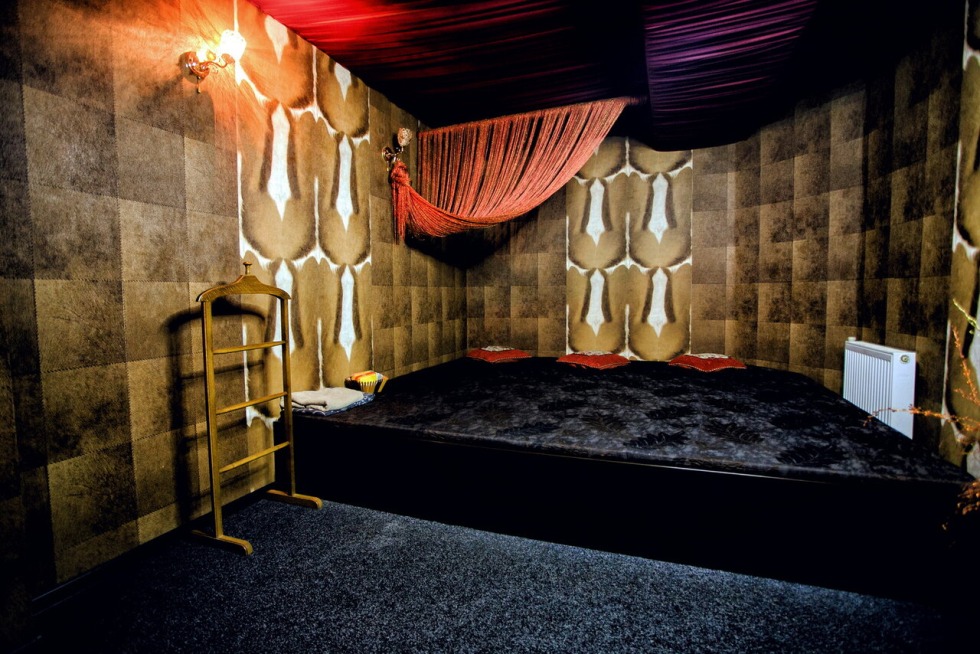 Translate offers into Russian OUR. Family