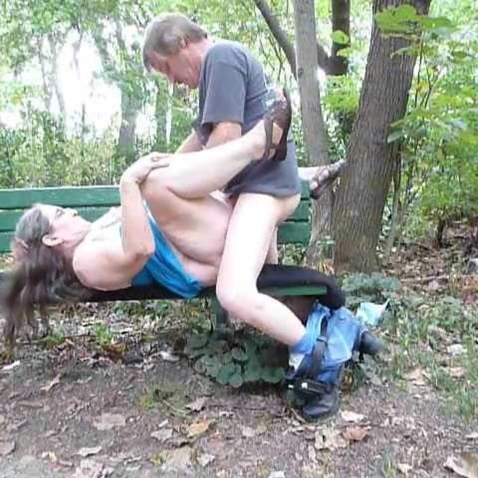 Naked mature anal in nature