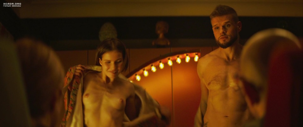 Lukerya Ilyashenko legs