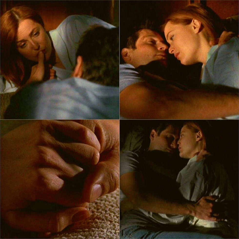 Mulder and Scully kiss