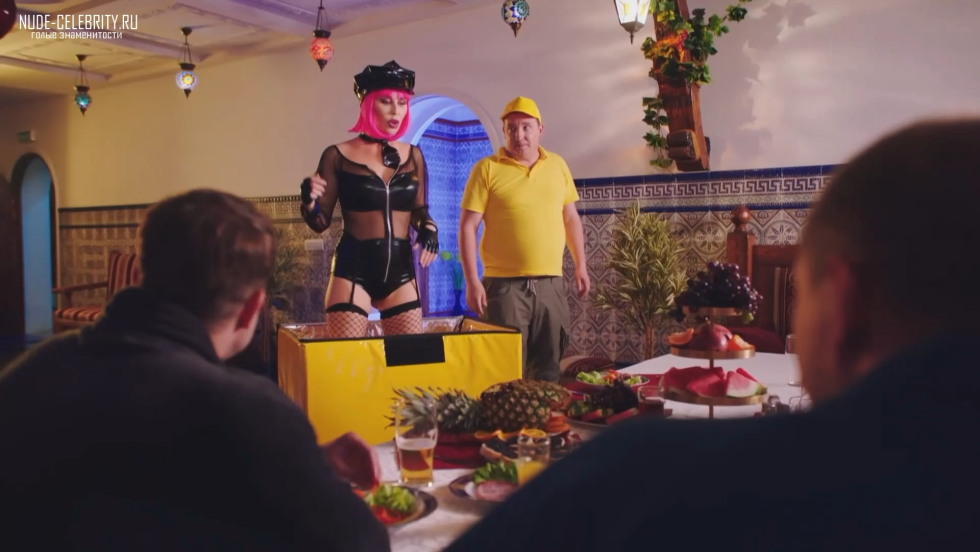 Julia Mikhalkova in the gym