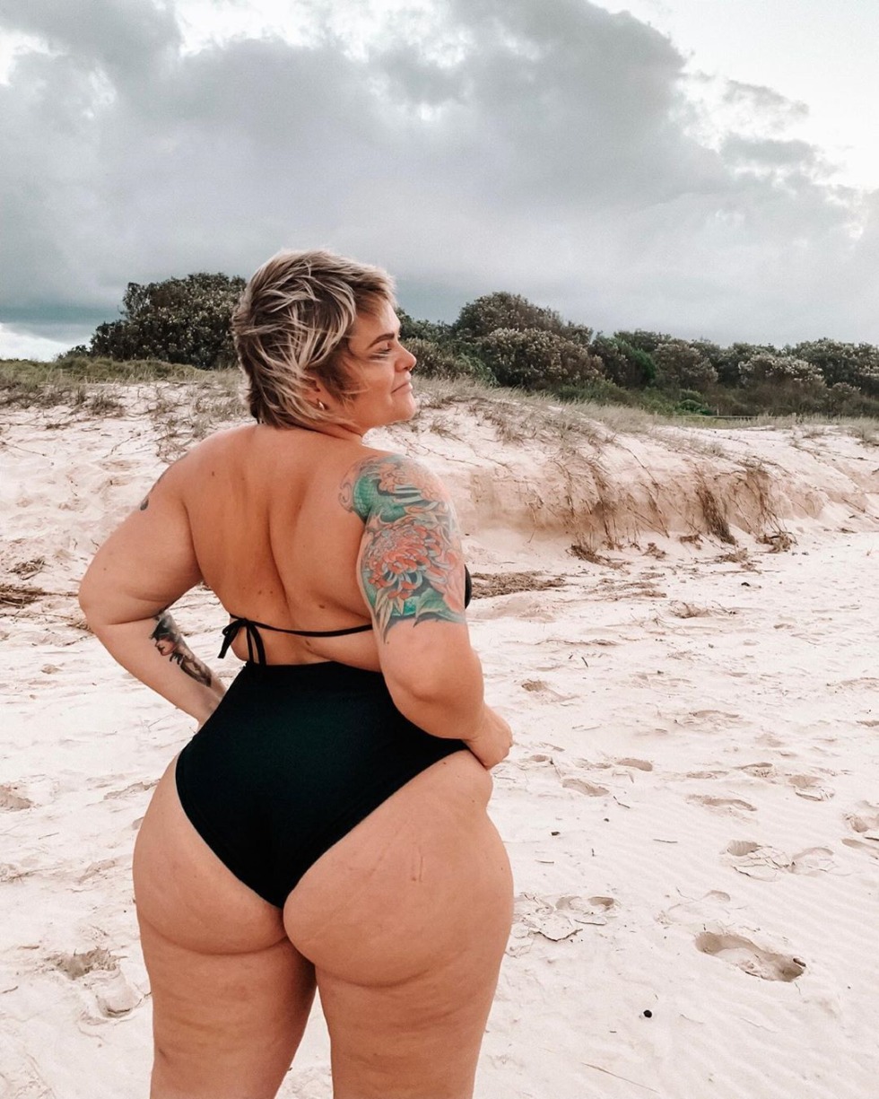 Small growth and big ass