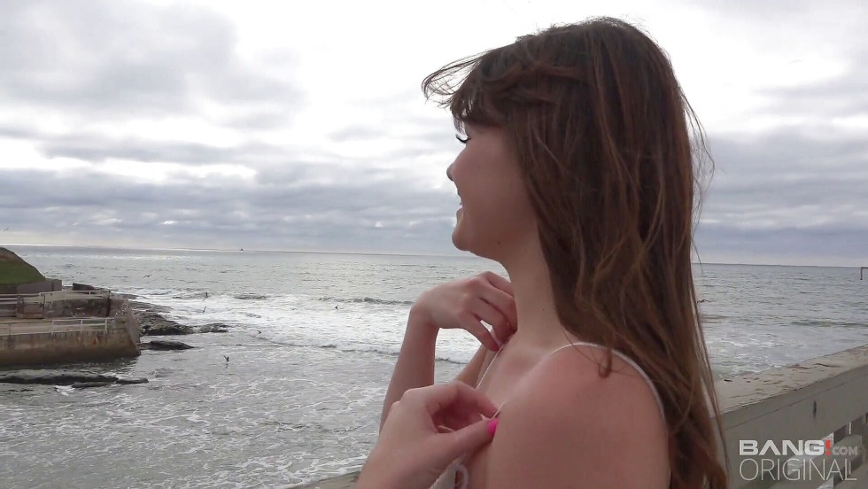 Voyeurists of the beach of a woman