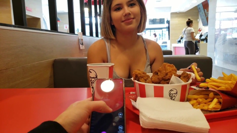 Dakota Sky porn actress