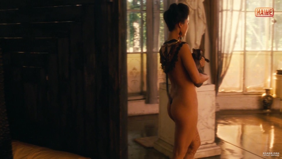 Naked Nicole Kidman in the film "Billy Batheat", 1991