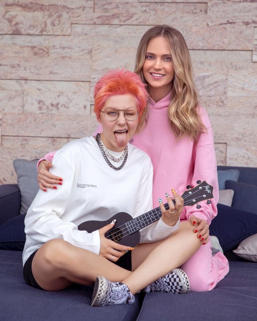 Glucose singer in a swimsuit