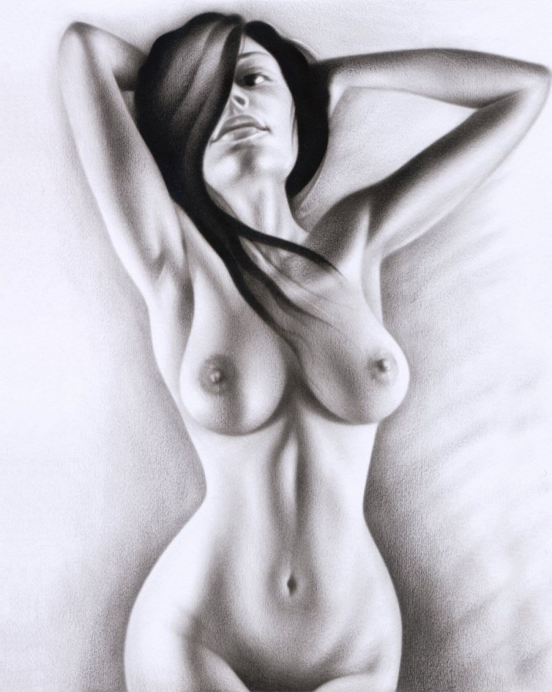 Naked women of different shapes