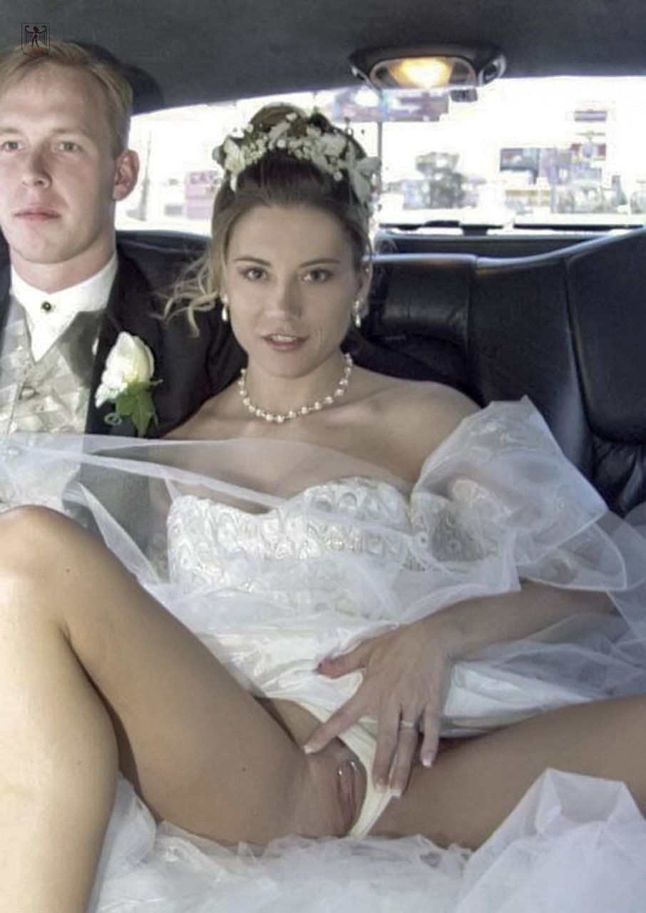 Bride without panties at the wedding