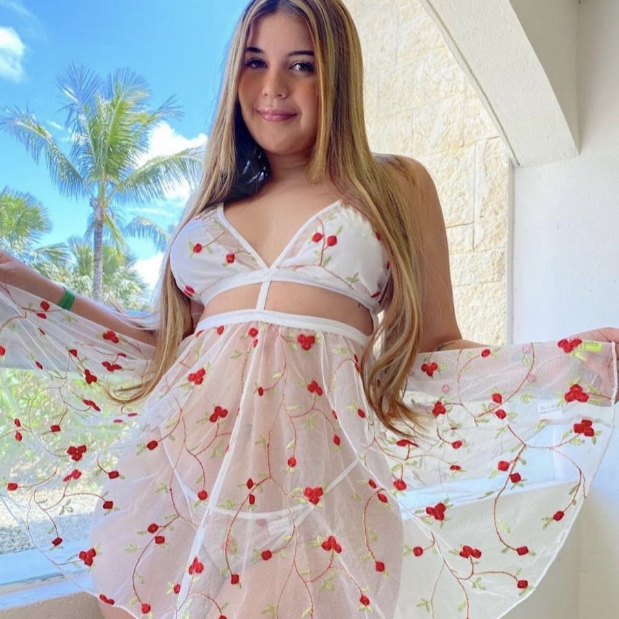 Emily Browning Sleeping Beauty 2011