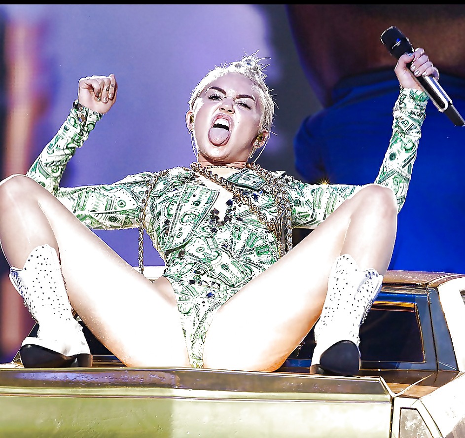 Naked singers on the stage of Miley Cyrus