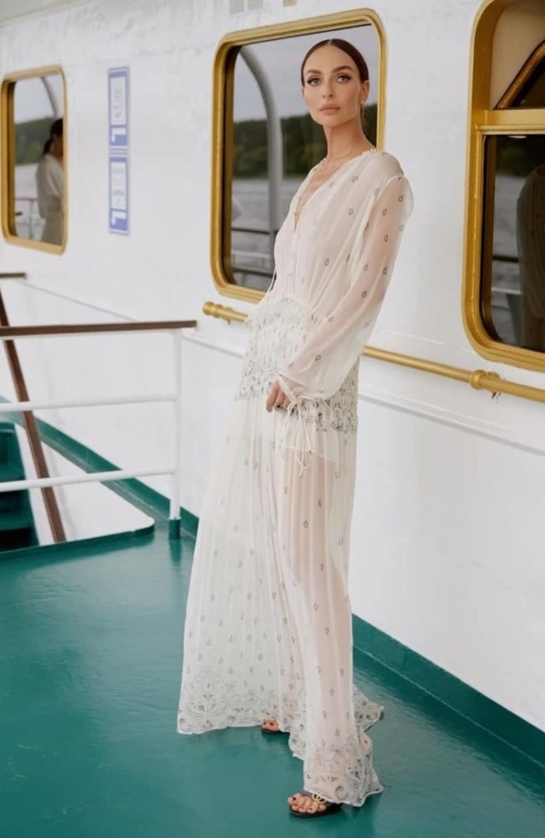 Natalia Kravchenko Camedy Wumen in a swimsuit