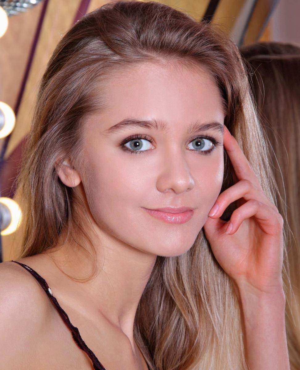 The play icon is white