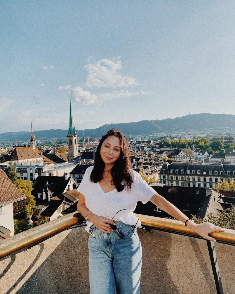 Tuktamysheva in a swimsuit in a bikini