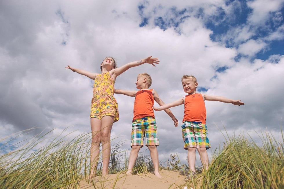 Family naturism in nature