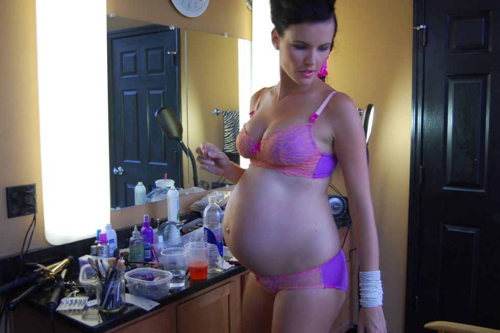 Pregnant brunette fuck
