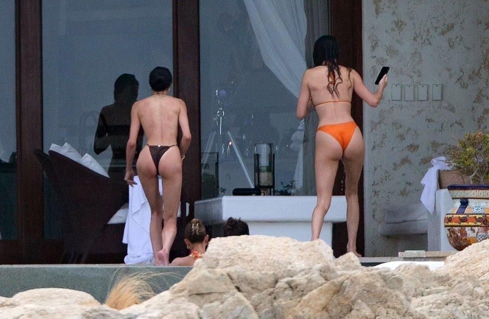 Kendall Jenner Naked on a horse