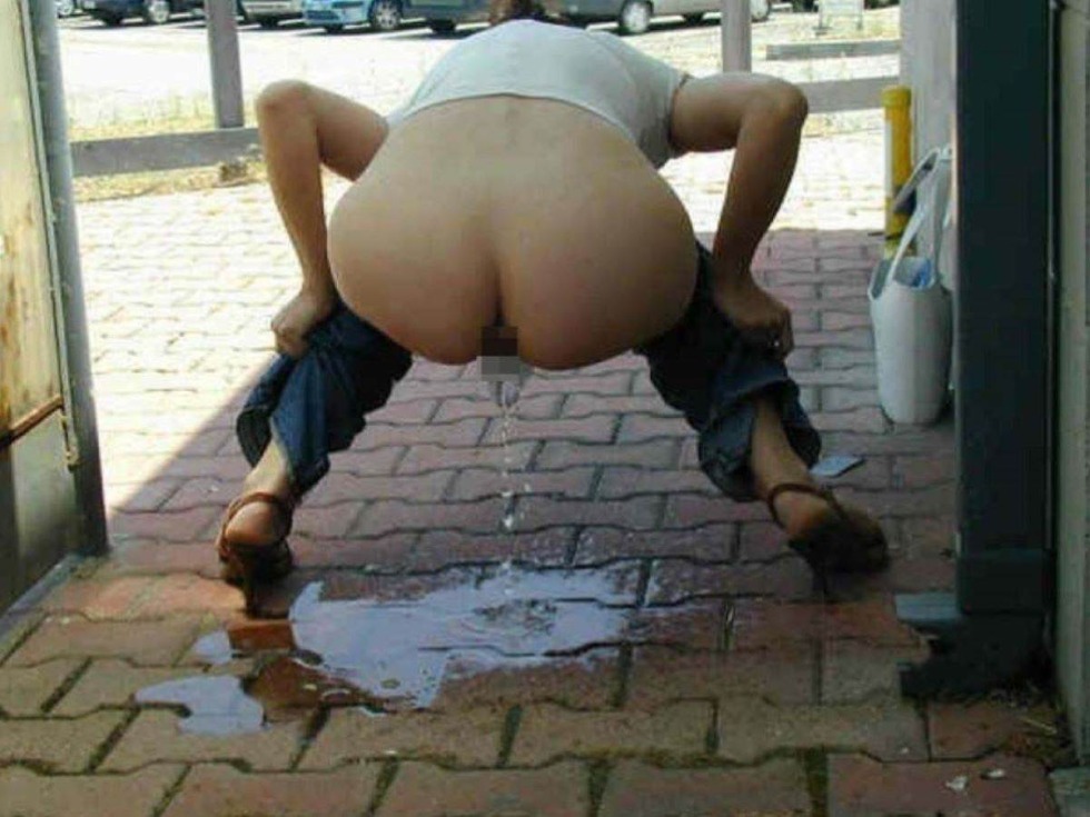 Naked women from below