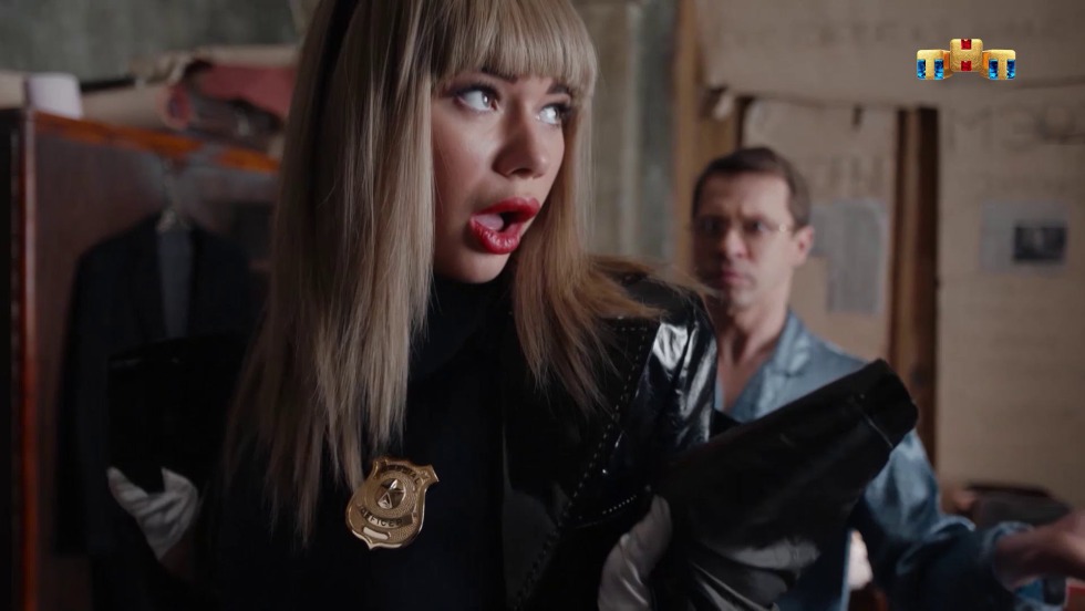 Vampire Diaries Elena and Damon bed scene