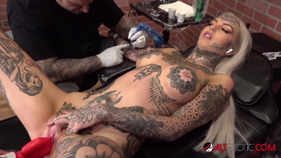 Porn actress tattoo on the pubis Triangle